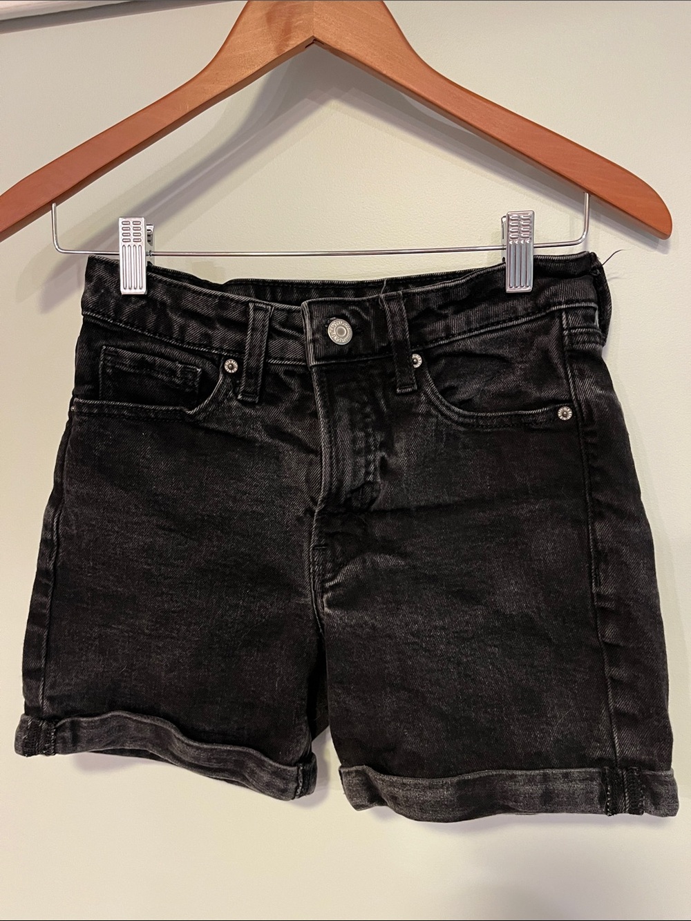 Old Navy Women’s Size 2 Jeans in Washed Black. OG Straight, high rise waist